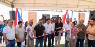 El Ministro que más trabaja entregó 13 nuevas viviendas a familias de Guarambaré y Villa Elisa