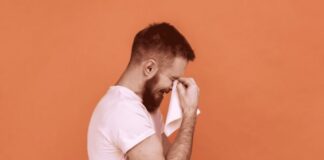 Hombre que elogia a otro hombre tiene ¿masculinidad frágil?